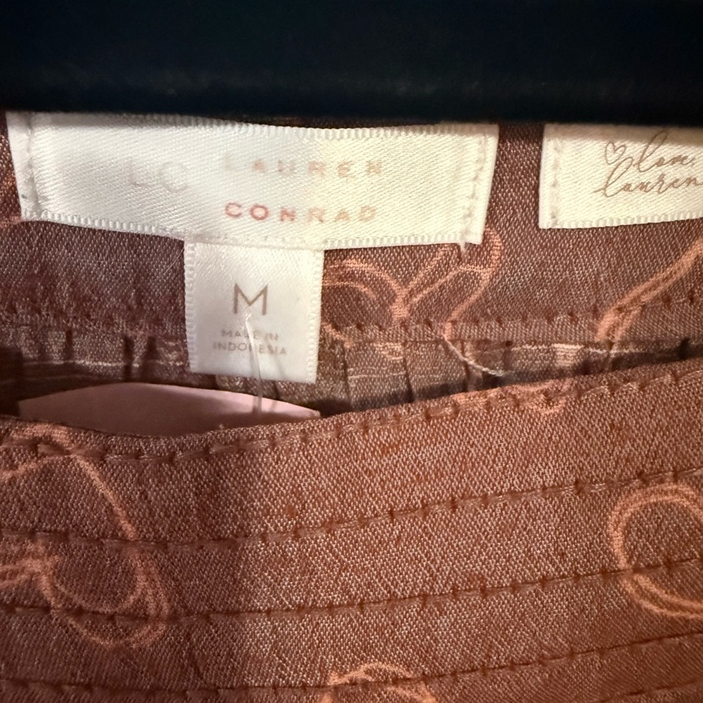 Lauren Conrad Dusty Rose Long Sleeve Heart Pattern Blouse- MED-EUC- - Picture 3 of 3